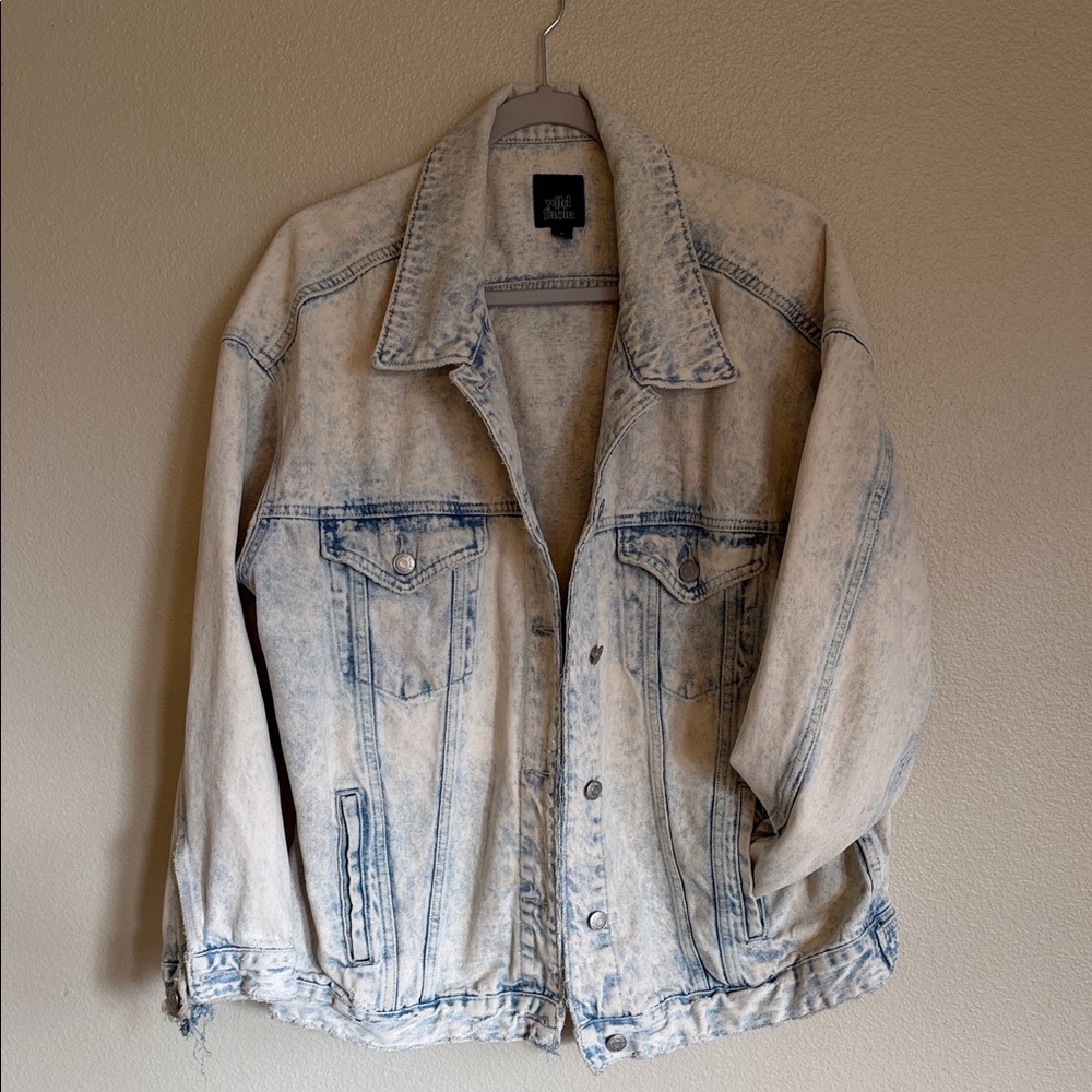 🧢Wild Fable Acid Wash Distressed Denim Jacket